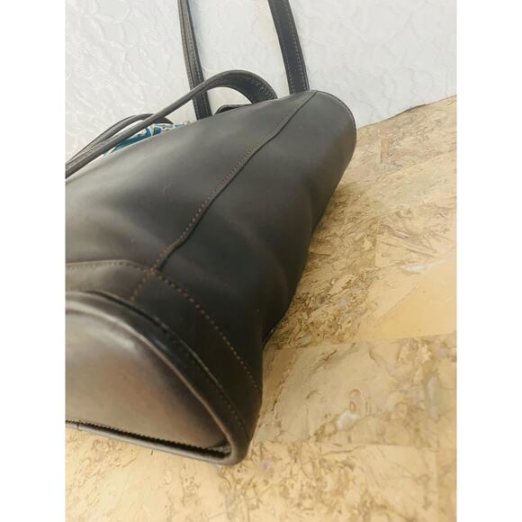 Vtg Coach Bleecker black glovetanned / leather, shoulder bag, duffle, 9305 - Picture 7 of 10